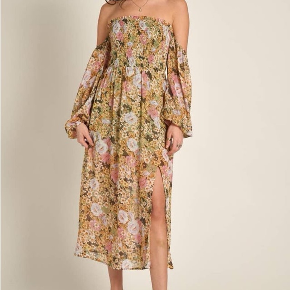 NWT En Crème Floral Off-Shoulder Smocked Midi Dress